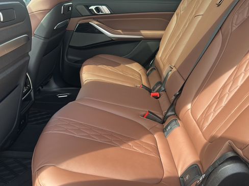 New 2026 BMW X7 M60i image 16