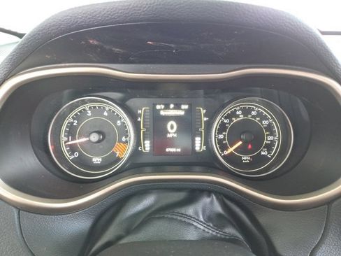 Used 2014 Jeep Cherokee Latitude w/ Cold Weather Group FWD image 14