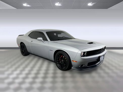 Used 2022 Dodge Challenger R/T w/ Blacktop Package RWD image 7