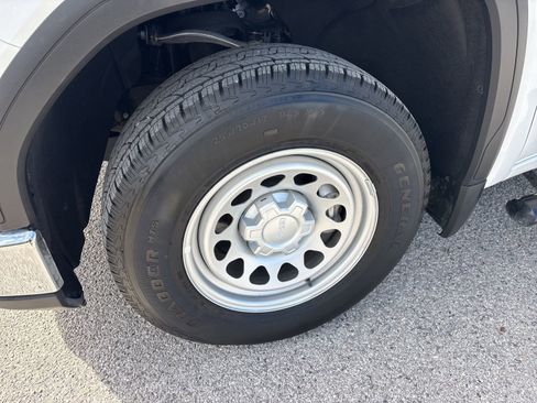 Used 2026 GMC Sierra 1500 Pro w/ Pro Value Package image 30