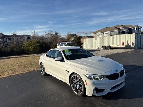 Used 2017 BMW M4 Convertible image 7