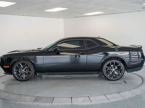 Used 2020 Dodge Challenger SXT w/ Blacktop Package RWD image 4