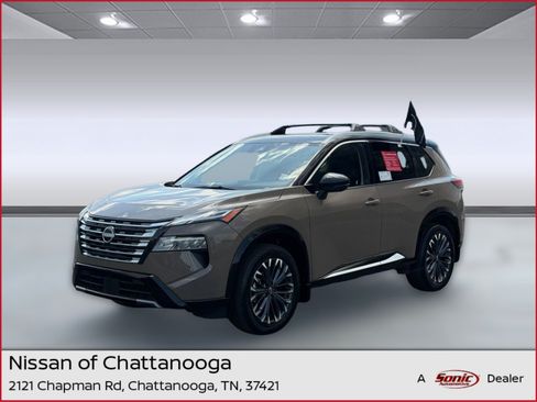 Certified 2025 Nissan Rogue Platinum FWD image 1