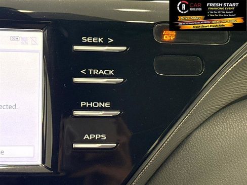 Used 2019 Toyota Camry SE w/ Convenience Package FWD image 22
