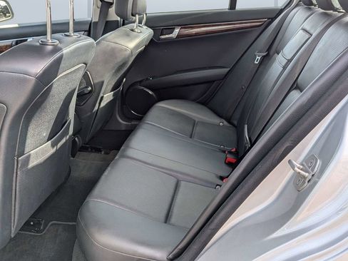 Used 2009 Mercedes-Benz C 300 Sedan image 12