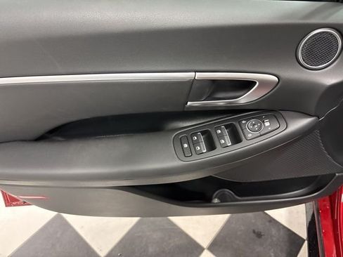 Used 2025 Hyundai Sonata SEL FWD image 8