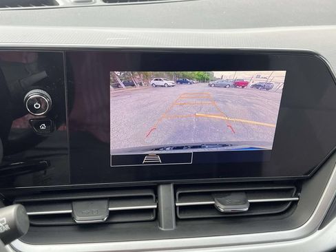 Used 2025 Chevrolet Trax LS w/ LS Convenience Package FWD image 18
