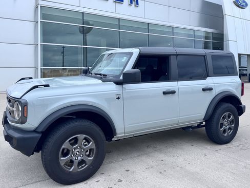 Used 2024 Ford Bronco Big Bend AWD/4WD image 3