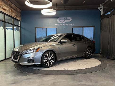 Used 2020 Nissan Altima 2.5 Platinum image 7