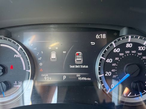 Used 2023 Toyota Highlander LE image 23