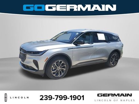 Certified 2025 Lincoln Nautilus Premier AWD/4WD image 10
