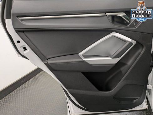 Used 2024 Audi Q3 2.0T Premium image 22