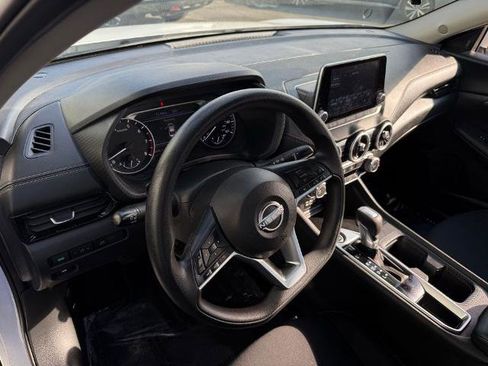 Certified 2025 Nissan Sentra SV FWD image 17