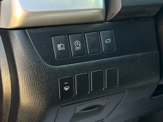 Used 2018 Toyota Highlander XLE AWD/4WD image 39