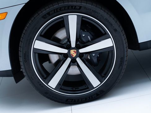 Certified 2026 Porsche Macan AWD/4WD image 12