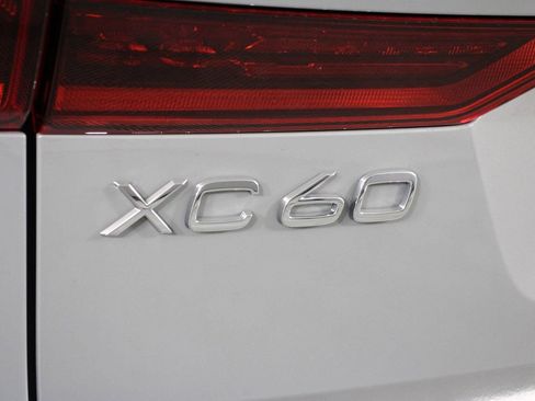 Used 2026 Volvo XC60 B5 Ultra w/ Protection Package Premier AWD/4WD image 19