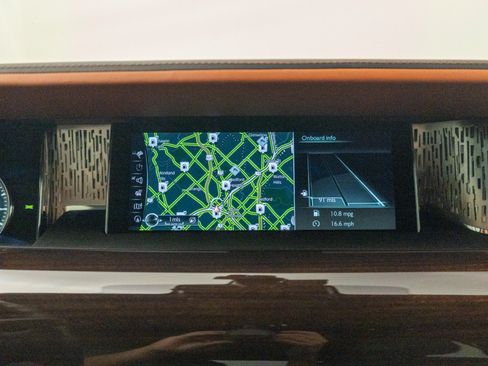 Used 2019 Rolls-Royce Phantom Sedan RWD image 17