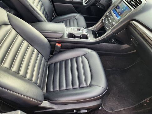 Used 2020 Ford Fusion SEL image 13