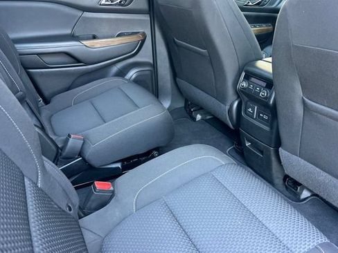 Used 2023 GMC Acadia SLE w/ Driver Convenience Package FWD image 20