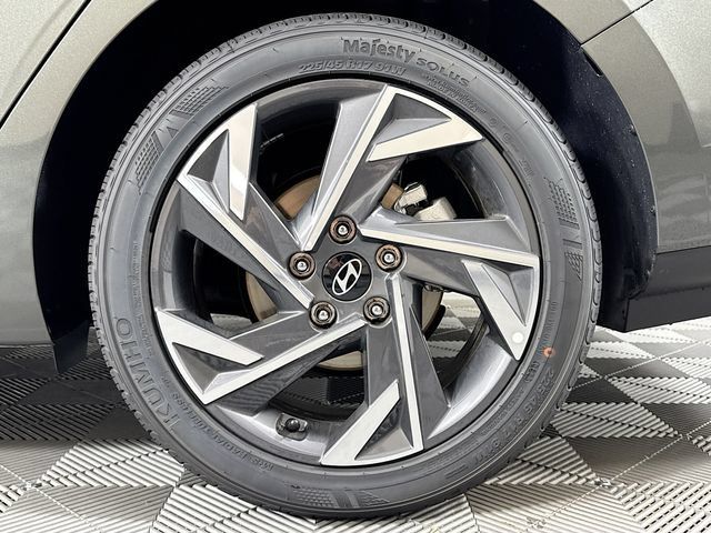 Certified 2025 Hyundai Elantra Sport FWD image 44