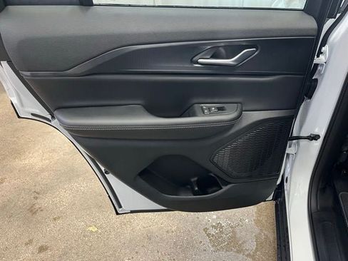 New 2025 Jeep Grand Cherokee Altitude AWD/4WD image 27