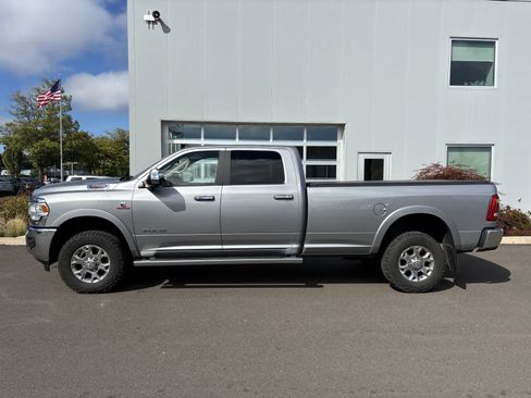 Used 2022 RAM 2500 Laramie AWD/4WD image 2