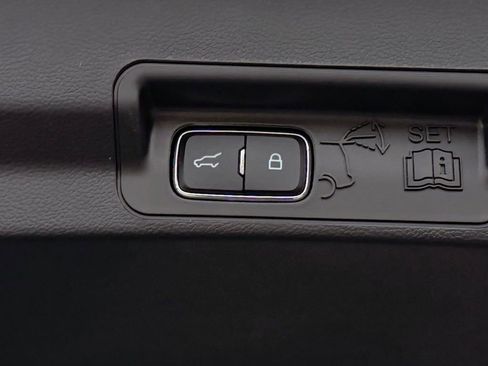 New 2026 Ford Explorer Active RWD image 9