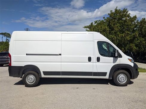 New 2026 RAM ProMaster 2500 w/ Convenience Group image 3