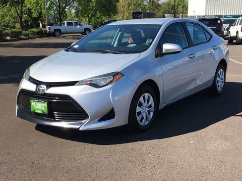 Used 2017 Toyota Corolla L FWD image 10