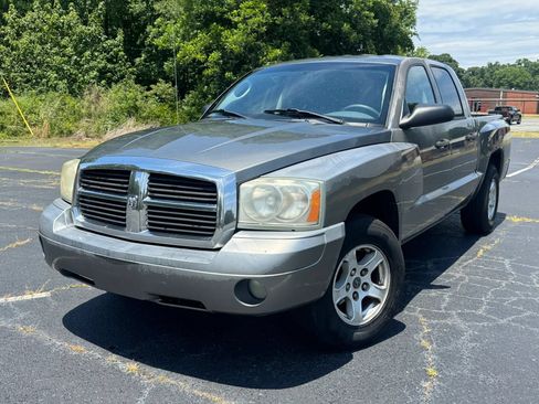 Used 2006 Dodge Dakota SLT RWD image 1