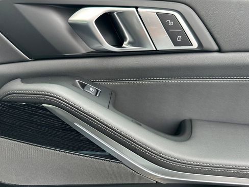 New 2026 BMW X5 sDrive40i w/ M Sport Package image 19