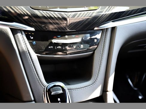 Used 2024 Cadillac XT6 Premium Luxury w/ LPO, Floor Liner Package AWD/4WD image 39