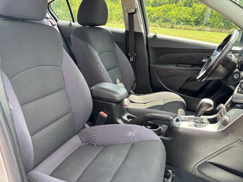 Used 2013 Chevrolet Cruze LT FWD image 10