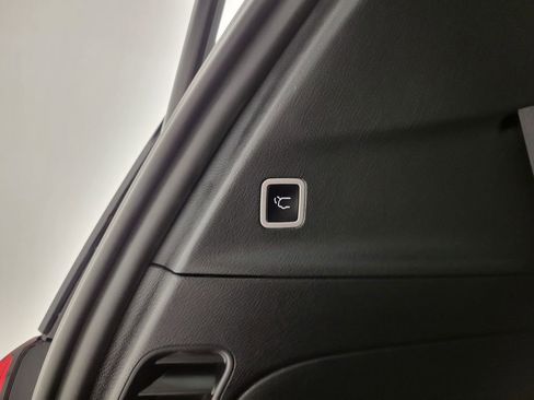 Used 2024 Chrysler Pacifica Touring-L w/ S Appearance Package image 2