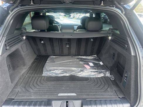 Used 2025 Land Rover Range Rover Sport SE AWD/4WD image 29