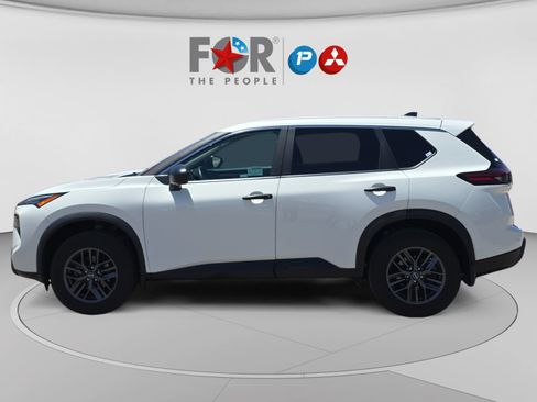 Used 2024 Nissan Rogue S FWD image 2