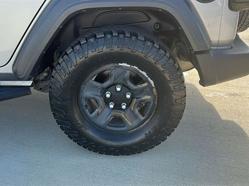 Used 2018 Jeep Wrangler Unlimited Sport image 18