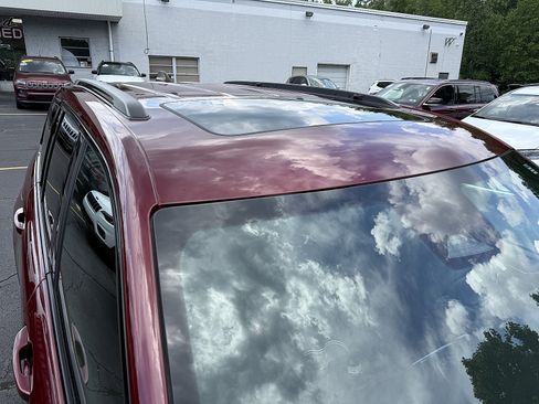 Used 2023 Jeep Grand Cherokee Altitude AWD/4WD image 8