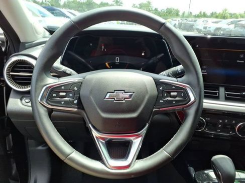 Used 2025 Chevrolet Trax ACTIV w/ Driver Confidence Package FWD image 19
