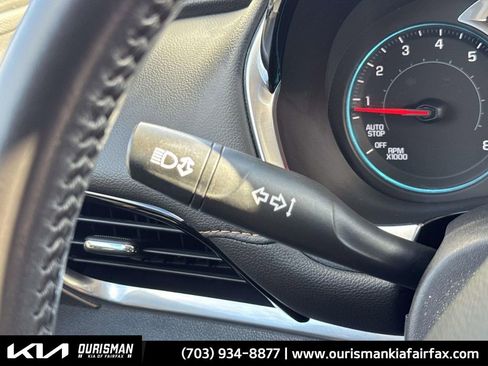 Used 2019 Chevrolet Traverse LT image 19