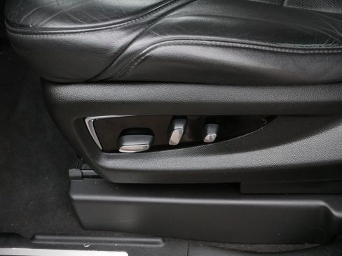 Used 2019 Cadillac Escalade ESV Premium Luxury image 20