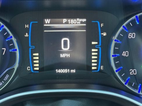 Used 2017 Chrysler Pacifica LX image 33