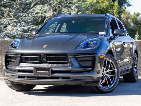 Certified 2024 Porsche Macan AWD/4WD image 1