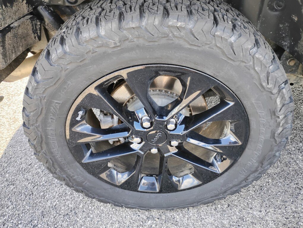 Used 2021 Jeep Wrangler Unlimited Sahara AWD/4WD image 26