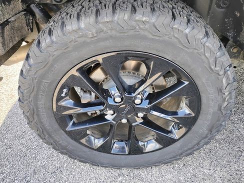 Used 2021 Jeep Wrangler Unlimited Sahara AWD/4WD image 26