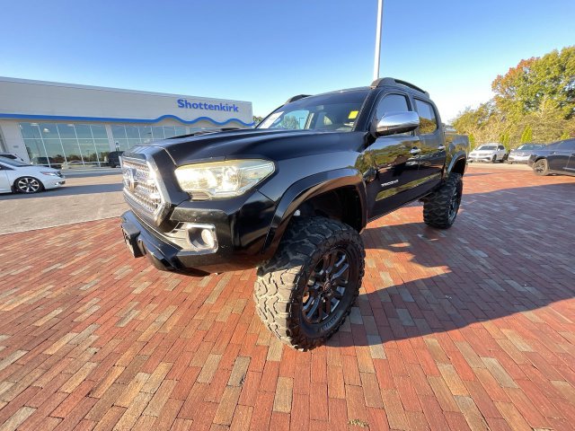 Used 2023 Toyota Tacoma TRD Sport w/ Advanced Technology Package AWD/4WD image 26