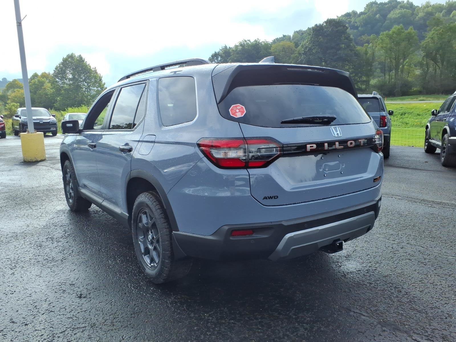 New 2026 Honda Pilot TrailSport image 6