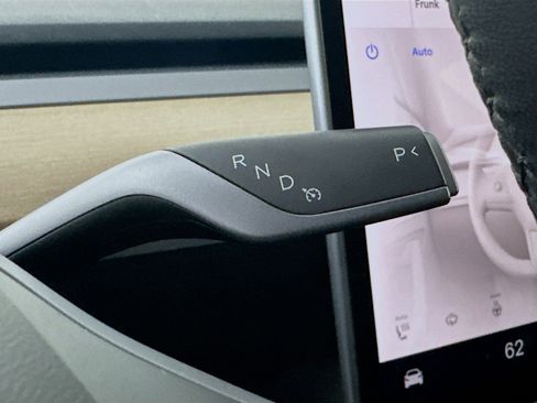 Used 2023 Tesla Model 3 Standard Range image 24