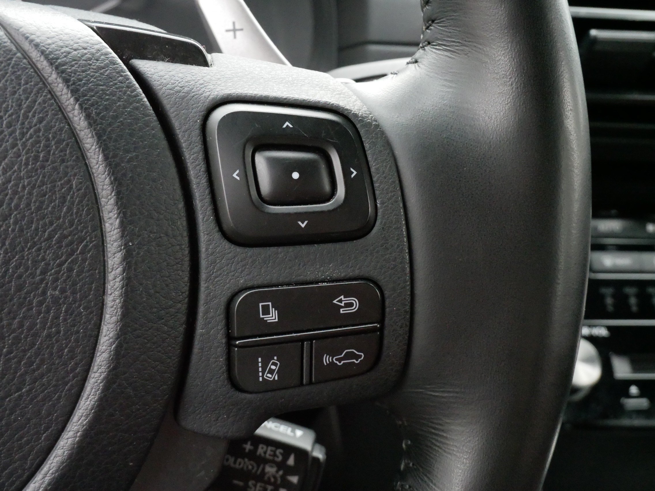 Used 2024 Lexus IS 300 w/ Premium Package RWD image 25