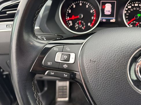 Used 2021 Volkswagen Tiguan SE R-Line image 14